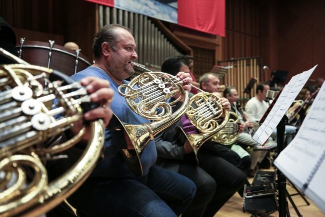 Yabancı besteci tarafından yazılan ilk Türkçe opera: Troya
